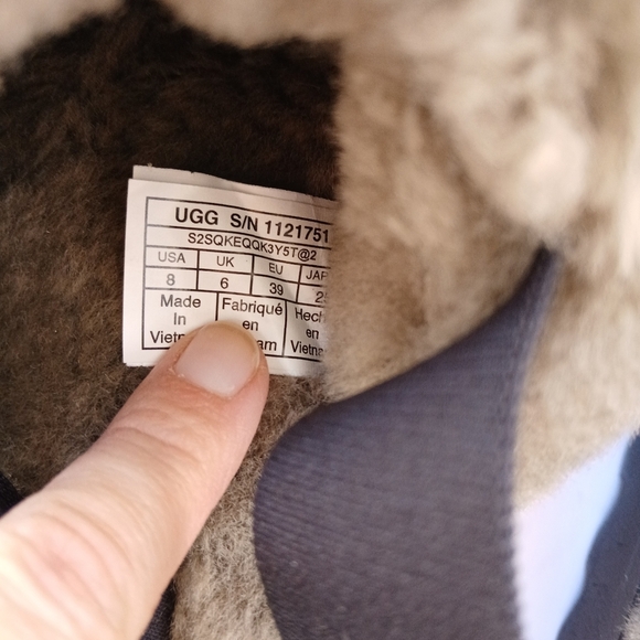 Ugg Super Fluff Closed Toe Slippers Green - Picture 8 of 10